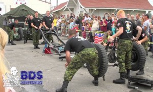 Στρατιώτες αποσυναρμολογούν και συναρμολογούν ένα Jeep μέσα σε 3 λεπτά!!! (βίντεο)