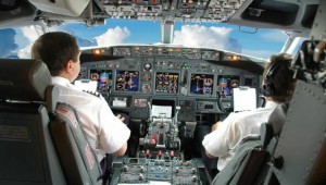 Σε συναγερμό οι αεροπορικές εταιρείες οι οποίες επιβάλουν άμεσα την παρουσία δύο ανθρώπων στο πιλοτήριο