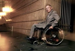Η σπάνια φωτογραφία που δεν έχετε ξαναδεί! Ο Σόιμπλε ΧΩΡΙΣ αναπηρικό καροτσάκι και πριν την απόπειρα δολοφονίας!