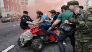 Ρωσία: Ομοφυλόφιλοι διαμαρτυρόντουσαν γιατί δεν θα γίνει 