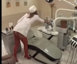 ΚΑΥΤΗ Φάρσα με ουκρανή οδοντίατρο – ΠΡΟΣΟΧΗ ΤΑ ΣΑΛΙΑ ΣΑΣ (βίντεο)