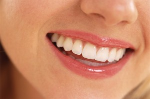 Εξαφανίστε την πλάκα των δοντιών με φυσικούς τρόπους σε δέκα ημέρες