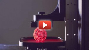 Ο νέος επαναστατικός 3D εκτυπωτής: Συνθέτει αντικείμενα μέσα από υγρό
