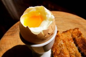 Πότε υπάρχει κίνδυνος από τα μελάτα αυγά - Τι συμβαίνει με τη σαλμονέλα