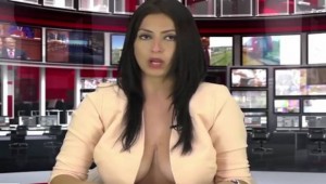 Πώς παρουσιάστρια αλβανικού καναλιού υπόσχεται υψηλή τηλεθέαση (Βίντεο)