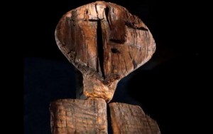 Μυστηριώδες ξύλινο άγαλμα κρύβει το μυστικό της προέλευσης του ανθρώπου