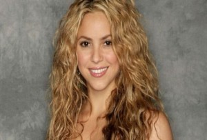 Δεν την αναγνώρισε κανείς: Η Shakira εμφανίστηκε στην Ύδρα με έξτρα κιλά και χωρίς μακιγιάζ (PHOTOS)