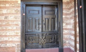 Το μυστικό μιας σφραγισμένης πύλης - Γιατί είναι σφραγισμένη εδώ και 193 χρόνια η κεντρική πύλη του Πατριαρχείου;