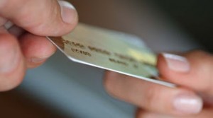 Κάνεις συναλλαγές με πλαστικό χρήμα; Δεν σου αγγίζει κανείς το λογαριασμό ακόμα κι αν χρωστάς!