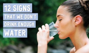 12 προβλήματα που σου δημιουργούνται αν δεν πίνεις αρκετό νερό