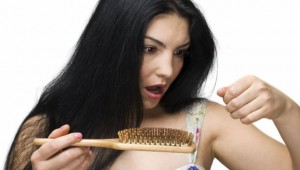 ΙΔΟΥ τι πρέπει να τρώτε για να μην σας πέφτουν τα μαλλιά!