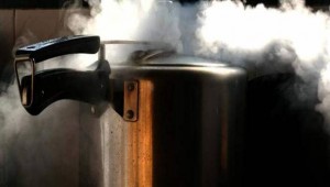 Απίστευτο Aτύχημα στο Πέραμα: Έσκασε η χύτρα και αποκεφάλισε 47χρονη την ώρα που μαγείρευε