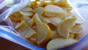 Γιατί είναι καλύτερο να βάζετε τα λεμόνια στην κατάψυξη- Ποια τα οφέλη