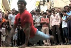 Απίθανος χορευτής χωρίς... πόδια! (VIDEO)