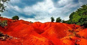 Κοκκινοπηλός Πρέβεζας: Ένα μοναδικό γεωλογικό φαινόμενο