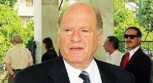 Έφυγε από τη ζωή ο πρώην υπουργός του ΠΑΣΟΚ, Γεράσιμος Αρσένης, σε ηλικία 85 ετών.