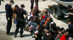Επικίνδυνη η κατάσταση στη Χίο με τους πρόσφυγες και τους μετανάστες