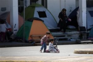 Δήμαρχος Αλίμου: Στο Ελληνικό εκδίδουν βιαίως ανήλικους μετανάστες