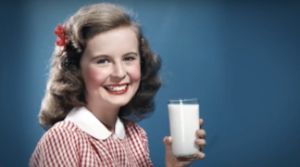 Πώς η γαλακτοκομική βιομηχανία ξεγέλασε τους ανθρώπους ότι έχουν ανάγκη το γάλα (ΒΙΝΤΕΟ)