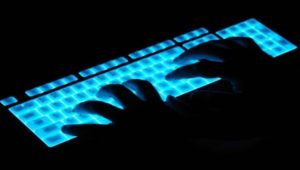 Tραγικό: Διαβάστε πως χάκερς μπαίνουν στο Wi-Fi μας από… λάμπες!
