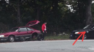 Κανένας δεν σταμάτησε να τον βοηθήσει όταν χάλασε το αυτοκίνητο του.Εκτός από ΕΝΑΝ ! (video)