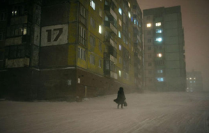 Η πιο παγωμένη πόλη του κόσμου: Τρεις μήνες άδεια, θερμοκρασίες υπό το μηδέν και κατάθλιψη (ΕΙΚΟΝΕΣ)
