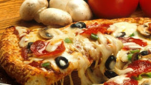 Τρως την πίτσα λάθος – Ενας ειδικός αποκαλύπτει το σωστό τρόπο
