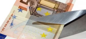 ΠΕΡΑΙΤΕΡΩ… ΚΟΨΙΜΟ – Στα τάρταρα μισθοί δημοσίου, συντάξεις και αφορολόγητο μετά το Eurogroup