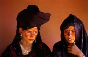 Οι άγνωστες γυναίκες Τουαρέγκ: Μουσουλμάνες, έχουν ελεύθερη ερωτική ζωή ενώ παίρνουν και διαζύγια