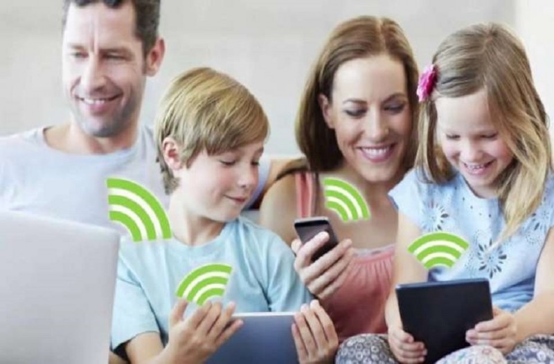 Πώς θα προφυλαχθείτε από την ακτινοβολία στο σπίτι; – Απλές οδηγίες προστασίας από κινητά και Wi-Fi