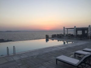 CapoDiMykonos Resort - Η Μύκονος εχει πλέον νέο Ηλιοβασίλεμα
