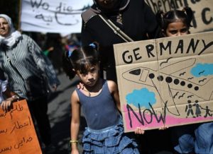 Πρόσφυγες πίσω στην Ελλάδα στέλνει η Ευρώπη!