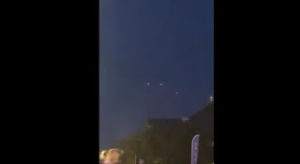 Μπέρδεψαν τους αλεξιπτωτιστές με UFO! [video]
