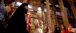 Ξέσπασμα πιστών κατά του Πατριάρχη Ιεροσολύμων Θεόφιλου Γ' για... ξεπούλημα γης (φωτό, βίντεο)