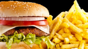 10 αλήθειες που δεν σου λένε οι υπάλληλοι των fast foods