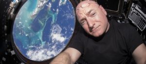 Η απίστευτη ιστορία του αστροναύτη που έμεινε ένα χρόνο στο διάστημα! (βίντεο)