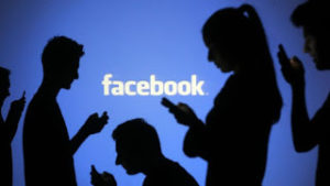 Προσοχή: Πώς το Facebook μας φακελώνει με μυστικό προφίλ