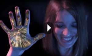 Η μαγεία των πυροτεχνημάτων στα δάχτυλα από τη Disney (video)