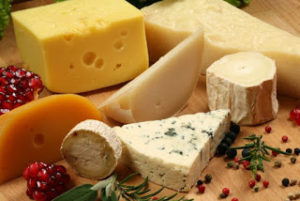Τυρί: Από ποιες παθήσεις προστατεύει, πόσο πρέπει να τρώτε