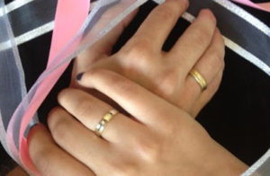 Σίγουρα δεν το ξέρατε αυτό! Ποιός είναι ο λόγος για τον οποίο φοράμε τη βέρα του γάμου στο τέταρτο δάκτυλο;