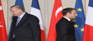 Ρήξη Γαλλίας-Τουρκίας: «Ποιοι είσαστε εσείς που θα μεσολαβήσετε ανάμεσα σε εμάς και τους τρομοκράτες»