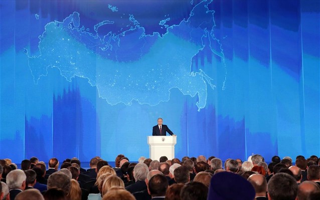 Προηγμένους πυραύλους με πυρηνικές κεφαλές «που δεν αναχαιτίζονται» ανακοίνωσε ο Πούτιν