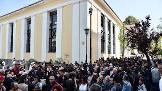 «Διαδήλωση» του ΚΚΕ στην Ευελπίδων για τους συλληφθέντες στα επεισόδια στο άγαλμα Τρούμαν