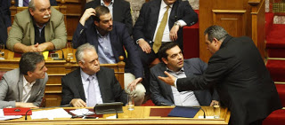 Σε ελεύθερη πτώση ΣΥΡΙΖΑ-ΑΝΕΛ: Μέρες «2011» στο πολιτικό σκηνικό & κυνηγημένοι «από χωρίου εις χωρίον» οι κυβερνητικοί