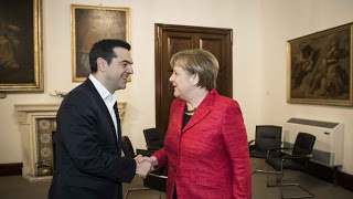 Financial Times: Ο Τσίπρας ετοιμάζεται να υπογράψει συμφωνία με τη Γερμανία για επιστροφή μεταναστών