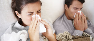 Προσοχή! Ποια συμπτώματα δείχνουν ότι η γρίπη «γυρνάει» σε πνευμονία