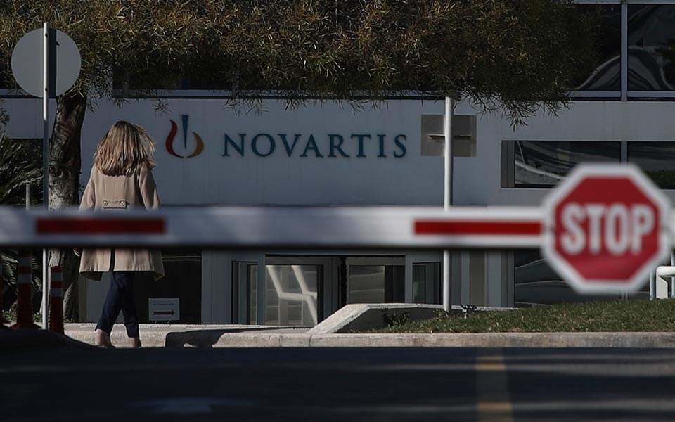 Στη σκιά της Novartis ο δρόμος προς τις κάλπες