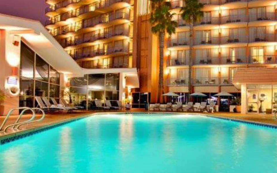 Πτώση 8,7% στις πληρότητες ξενοδοχείων της Αττικής
