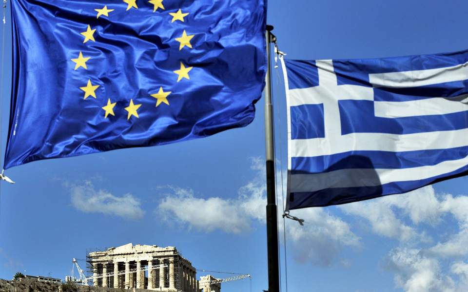 Η κρίση ψαλίδισε τα οφέλη της Ελλάδας από τη συμμετοχή στο ευρώ