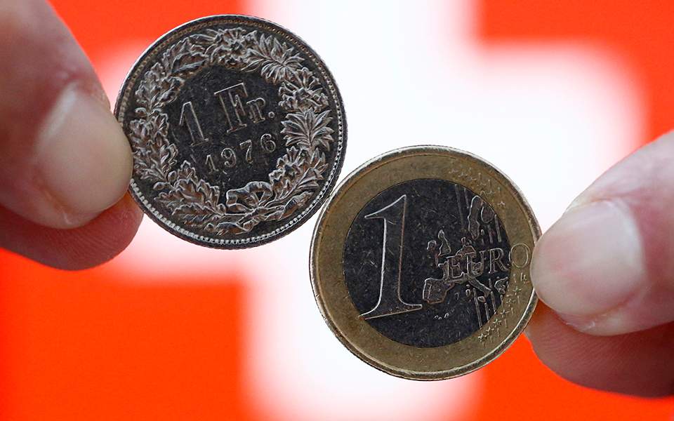 Κρίσιμη απόφαση για τα δάνεια σε ελβετικό φράγκο
